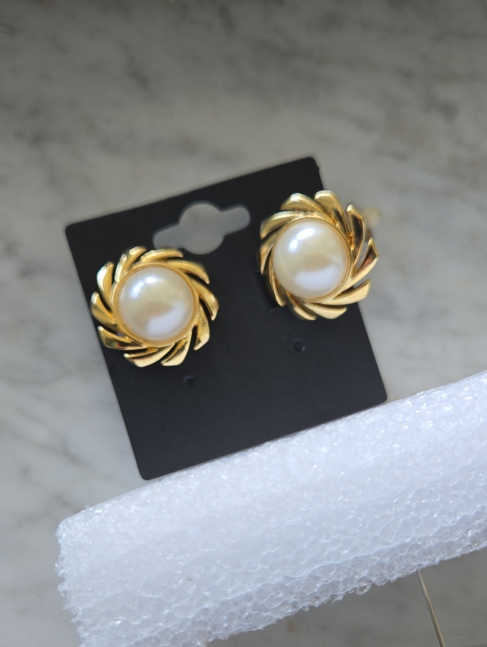 Vintage Gold and Cream Pearl-Style Swirl Clip Earrings - Picture 12 of 16